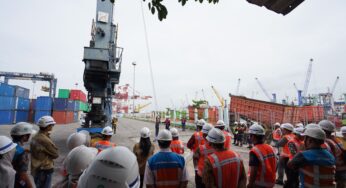 Pastikan Terminal Petikemas Sebagai Tempat Kerja Aman Pelindo Melaksanakan Training Vertical Rescue